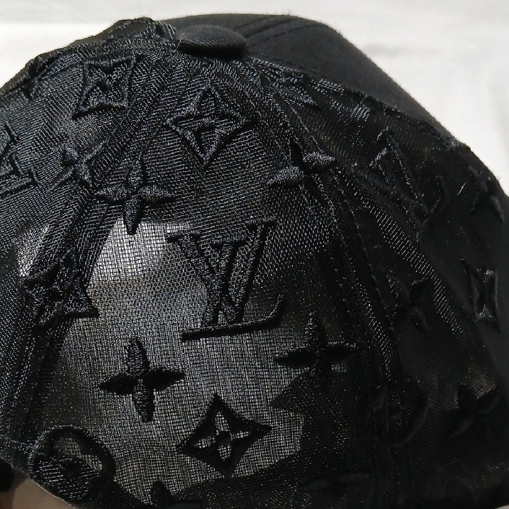 Louis Vuitton Black Monogram Cap - Picture 4 of 7
